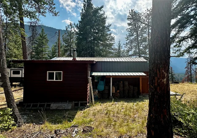 Photo 5 of Single family home for sale at 12 Trap Clb Ln, Thompson Falls, MT 59873 | MLS# 30076624 | Listing updated on 2026-08-13