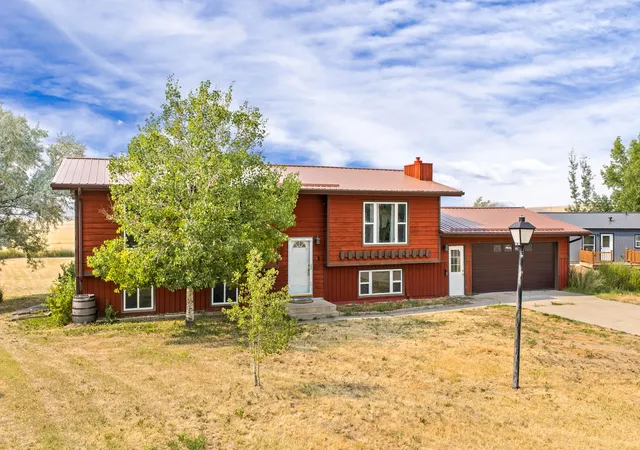 Photo 2 of Single family home for sale at 308 Washington Blvd, Great Falls, MT 59404 | MLS# 30076586 | Listing updated on 2026-08-12