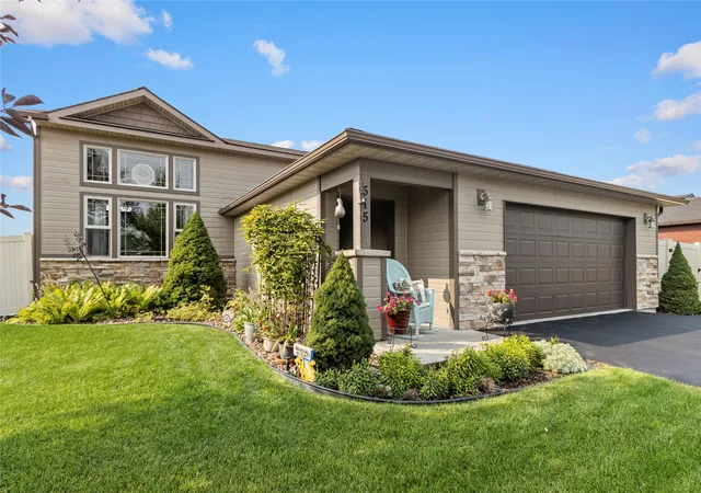Photo 1 of Single family home for sale at 515 Triple Crk Dr, Kalispell, MT 59901 | MLS# 30076605 | Listing updated on 2026-08-20