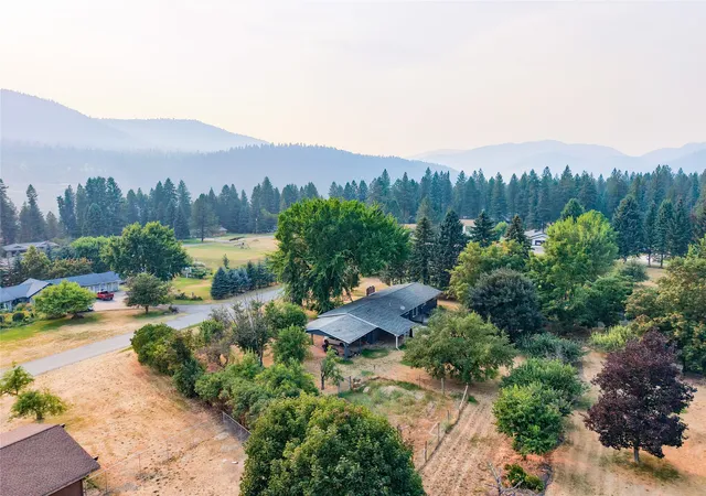 Photo 2 of Single family home for sale at 911 Greers Fry Rd, Libby, MT 59923 | MLS# 30076687 | Listing updated on 2026-08-14