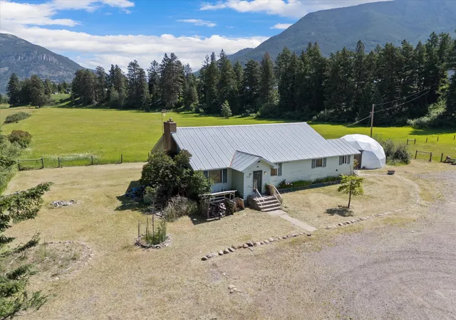 Photo 1 of Single family home for sale at 7240 Us Hwy 2 E, Columbia Falls, MT 59912 | MLS# 30076690 | Listing updated on 2026-08-19