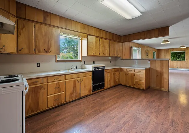 Photo 4 of Single family home for sale at 7240 US Hwy 2 E, Columbia Falls, MT 59912 | MLS# 30076690 | Listing updated on 2026-08-19