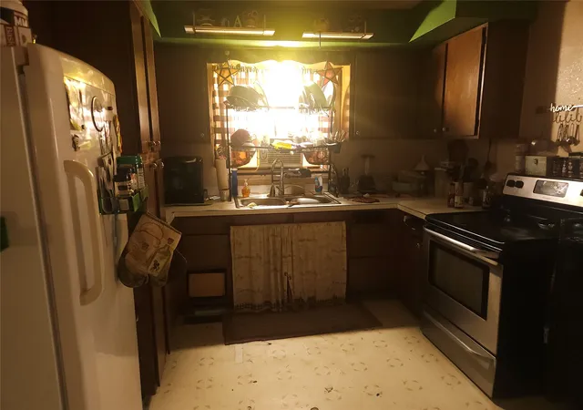 Photo 2 of Single family home for sale at 106 7th Avenue W, Polson, MT 59860 | MLS# 30076725 | Listing updated on 2026-08-19