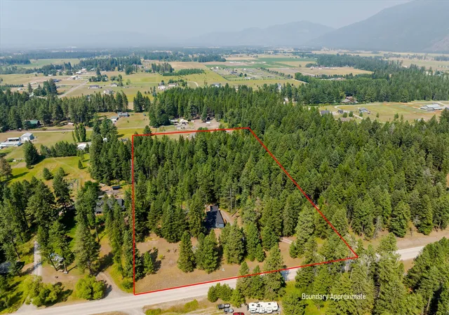 Photo 2 of Single family home for sale at 185 Elk Park Rd, Columbia Falls, MT 59912 | MLS# 30076726 | Listing updated on 2026-08-27