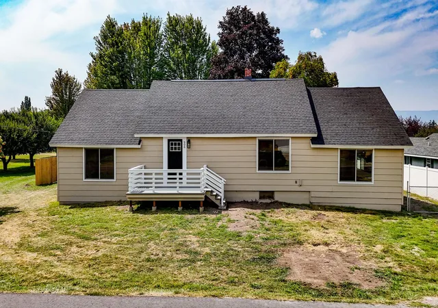 Photo 1 of Single family home for sale at 906 11th Street E, Polson, MT 59860 | MLS# 30076857 | Listing updated on 2026-08-17