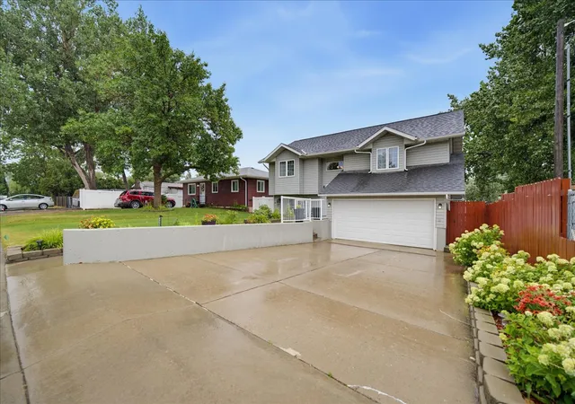 Photo 3 of Single family home for sale at 1704 19th Avenue S, Great Falls, MT 59405 | MLS# 30076930 | Listing updated on 2026-08-19