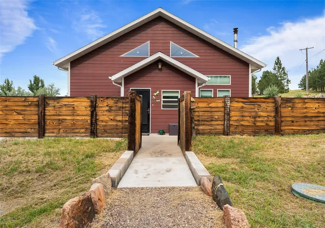 Photo 1 of Single family home for sale at 500 31st Avenue S, Great Falls, MT 59405 | MLS# 30076908 | Listing updated on 2026-08-23