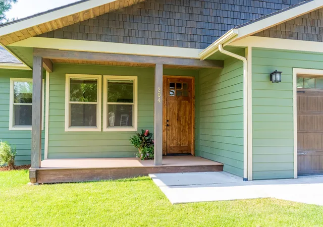 Photo 2 of Single family home for sale at 204 Bluebunch Ct, Bigfork, MT 59911 | MLS# 30076737 | Listing updated on 2026-08-19