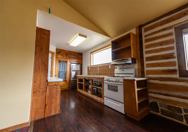 Photo 3 of Single family home for sale at 400 Blaine St, Lima, MT 59739 | MLS# 30077019 | Listing updated on 2026-08-20