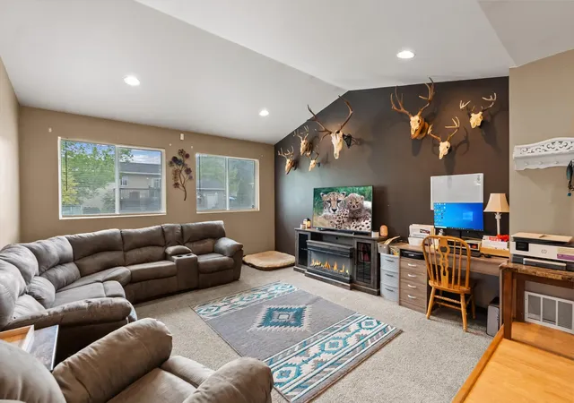 Photo 1 of Single family home for sale at 206 Phoenix St, Kalispell, MT 59901 | MLS# 30077149 | Listing updated on 2026-08-21
