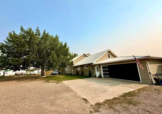 Photo 3 of Single family home for sale at 1196 Hwy 386, Fort Benton, MT 59442 | MLS# 30077179 | Listing updated on 2026-08-21
