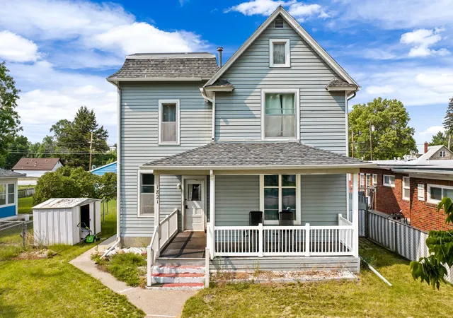 Photo 1 of Single family home for sale at 1821 6th Ave N, Great Falls, MT 59401 | MLS# 30077165 | Listing updated on 2026-08-21