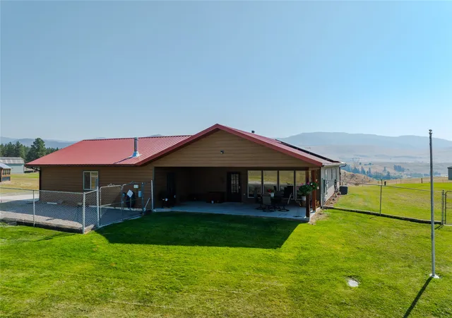 Photo 1 of Single family home for sale at 9 Fairway Ct, Plains, MT 59859 | MLS# 30077030 | Listing updated on 2026-08-24