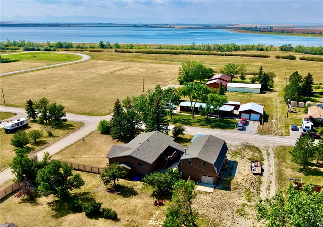 Photo 1 of Single family home for sale at 101 Pondera Ave, Valier, MT 59486 | MLS# 30076868 | Listing updated on 2026-08-24