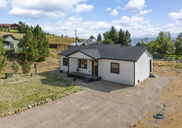 Photo 1 of Single family home for sale at 4 Bridges Ln, Jefferson City, MT 59638 | MLS# 30076451 | Listing updated on 2026-08-26
