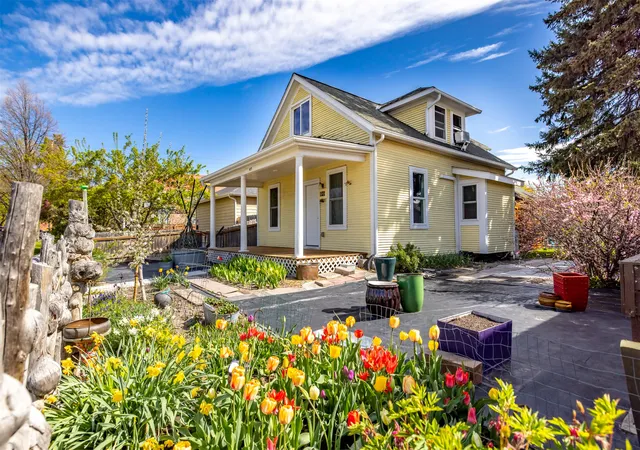 Photo 1 of Single family home for sale at 927 4th Ave W, Kalispell, MT 59901 | MLS# 30077088 | Listing updated on 2026-08-27