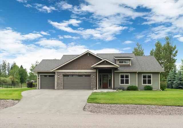 Photo 2 of Single family home for sale at 424 Soaring Pines Trl, Kalispell, MT 59901 | MLS# 30077340 | Listing updated on 2026-08-26