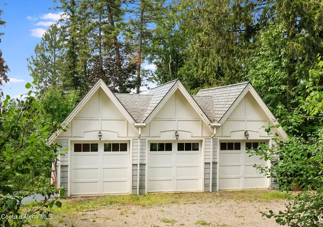 Photo 3 of Single family home for sale at 951 Lakeview Blvd, Hope, ID 83836 | MLS# 26-7737 | Listing updated on 2026-07-28