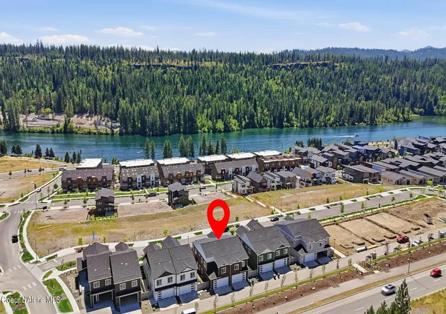Photo 3 of Single family home for sale at 2525 W Top Saw Ln, Coeur D Alene, ID 83814 | MLS# 25-10000 | Listing updated on 2026-07-17