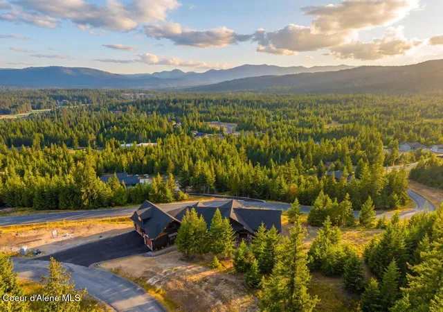 Photo 2 of Single family home for sale at 883 Grouse Mountain Rd, Sagle, ID 83860 | MLS# 26-2541 | Listing updated on 2026-08-05