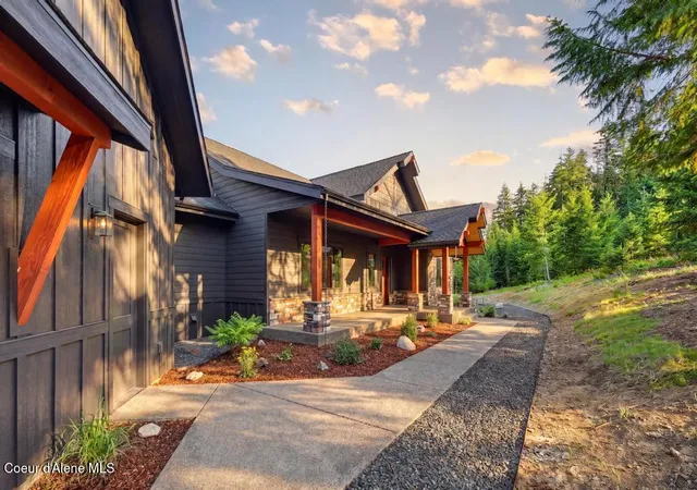Photo 4 of Single family home for sale at 883 Grouse Mountain Rd, Sagle, ID 83860 | MLS# 26-2541 | Listing updated on 2026-08-05