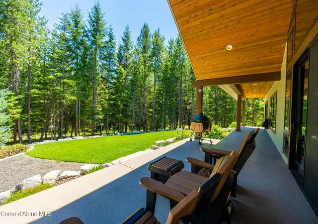 Photo 4 of Sale Pending at 3544 E Winray Dr, Hayden, ID 83835 | MLS# 26-3207 | Listing updated on 2026-09-24