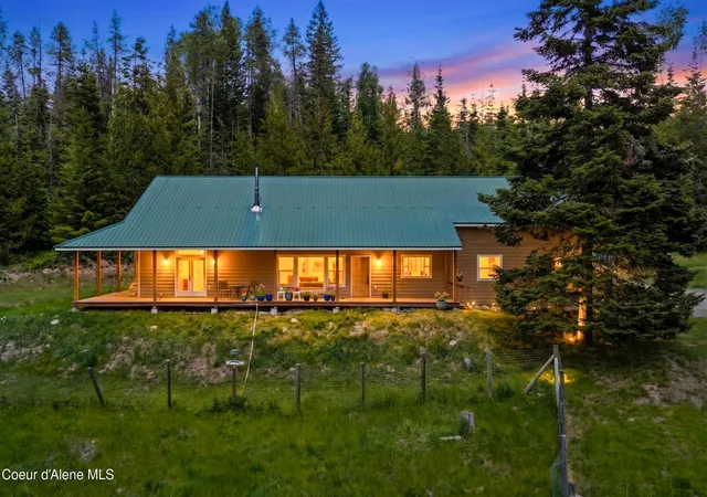 Photo 2 of Single family home for sale at 4321 Upper Gold Crk Rd, Sandpoint, ID 83864 | MLS# 26-5714 | Listing updated on 2026-09-02
