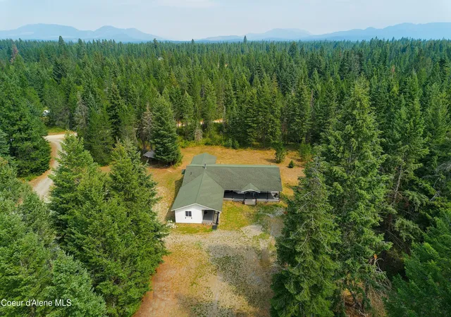 Photo 3 of Single family home for sale at 8924 E Black Bear Rd, Athol, ID 83801 | MLS# 26-6110 | Listing updated on 2026-09-16