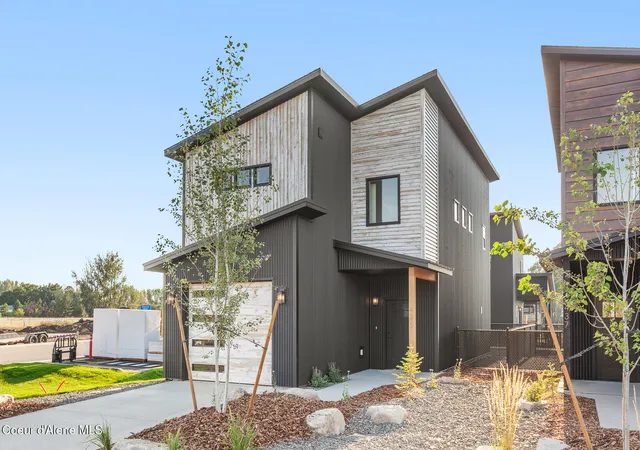 Photo 1 of Single family home for sale at 425 N Wylder Lp, Post Falls, ID 83854 | MLS# 26-7047 | Listing updated on 2026-09-17