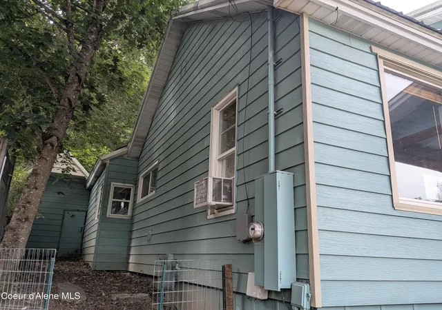 Photo 3 of Sale Pending at 611 W Park Ave, Kellogg, ID 83837 | MLS# 26-7499 | Listing updated on 2026-09-30