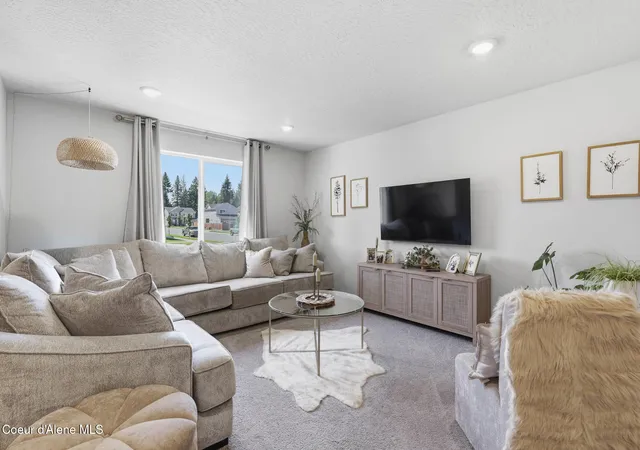Photo 3 of Townhouse for sale at 164 E Spirea Ln, Hayden, ID 83835 | MLS# 26-7339 | Listing updated on 2026-08-04
