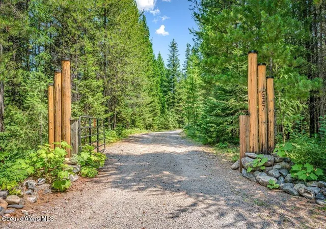 Photo 2 of Sale Pending at 627 Gray Wolf Rd, Moyie Springs, ID 83845 | MLS# 26-7370 | Listing updated on 2026-09-19