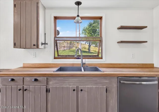 Photo 4 of Single family home for sale at 1071 Reynolds Rd, Princeton, ID 83857 | MLS# 26-7457 | Listing updated on 2026-08-22