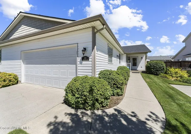 Condo for sale at 217 E Jeffrey Pine Ln #2, Coeur D Alene, ID 83815 | MLS# 26-7284