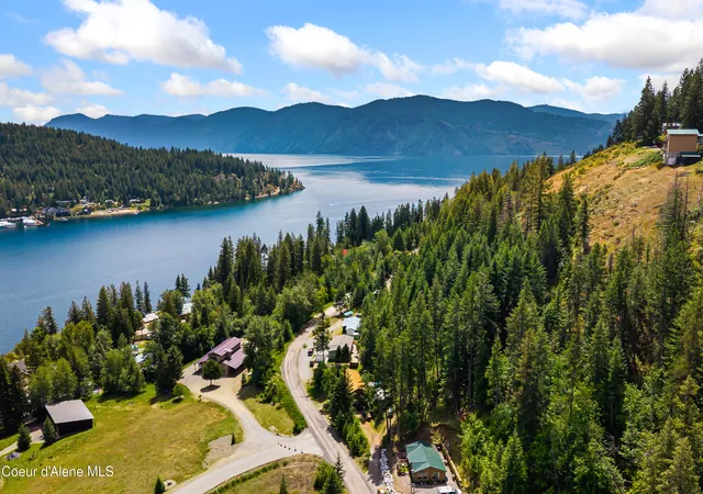Photo 3 of Single family home for sale at 246 Midas Dr, Sagle, ID 83860 | MLS# 26-7296 | Listing updated on 2026-08-31