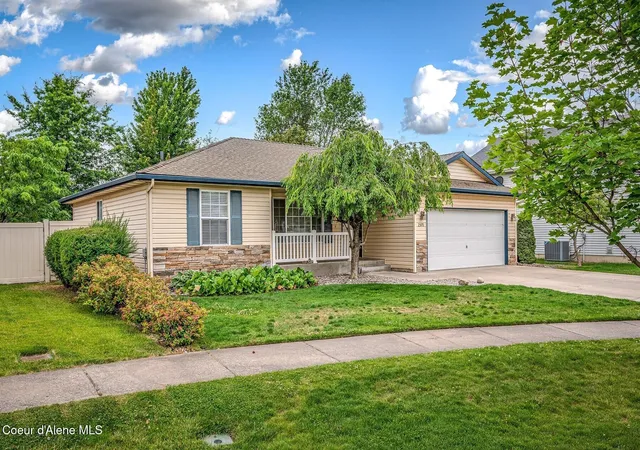 Photo 1 of Single family home for sale at 2570 N Sparrow Lp, Post Falls, ID 83854 | MLS# 26-7335 | Listing updated on 2026-10-19