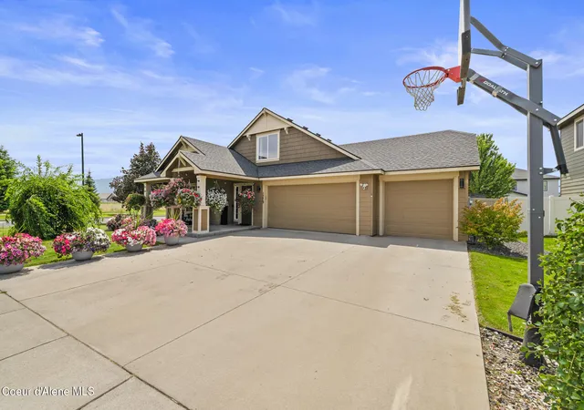 Photo 2 of Single family home for sale at 1779 N Clark Frk Pkwy, Post Falls, ID 83854 | MLS# 26-7382 | Listing updated on 2026-09-03