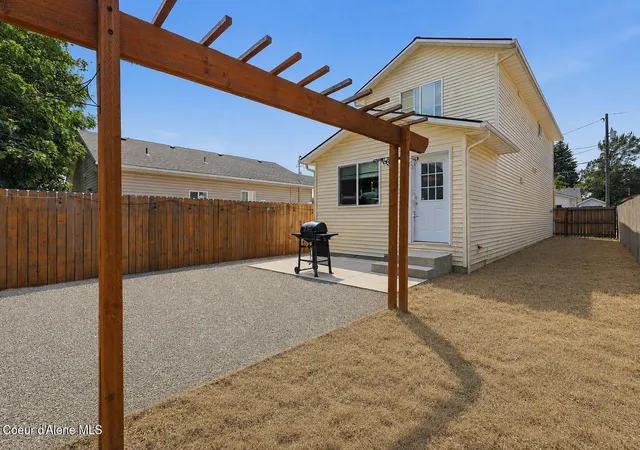 Photo 4 of Single family home for sale at 2608 N 11th Street, Coeur D'alene, ID 83815 | MLS# 26-7442 | Listing updated on 2026-09-17