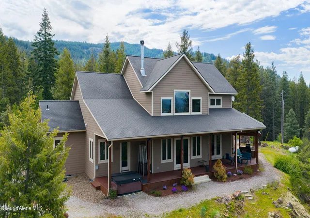 Photo 3 of Sale Pending at 645 Eagle Crst Dr, Sagle, ID 83860 | MLS# 26-7446 | Listing updated on 2026-09-15