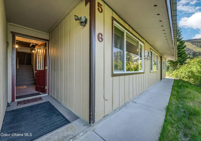 Photo 3 of Single family home for sale at 216 Mogul Hl Rd #102, Sandpoint, ID 83864 | MLS# 26-7405 | Listing updated on 2026-07-17