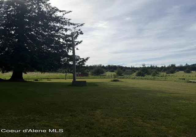 Photo 3 of Single family home for sale at 113 Bear Hl Rd, Clark Fork, ID 83811 | MLS# 26-7466 | Listing updated on 2026-07-20