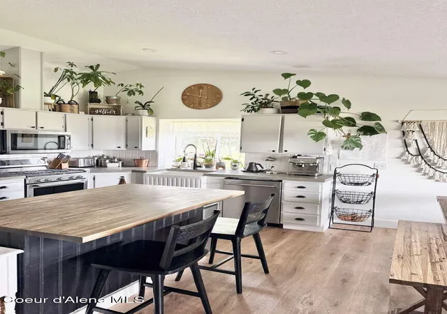 Photo 2 of Single family home for sale at 14250 W Prairie Ave, Post Falls, ID 83854 | MLS# 26-7554 | Listing updated on 2026-07-23