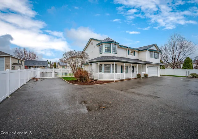 Photo 3 of Single family home for sale at 3683 E Mullan Ave, Post Falls, ID 83854 | MLS# 26-7581 | Listing updated on 2026-09-21