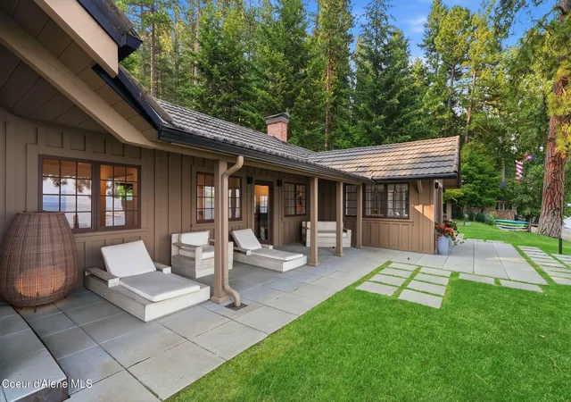 Photo 4 of Single family home for sale at 8411 W Coeur D Alene Lake Shr, Coeur D Alene, ID 83814 | MLS# 26-7790 | Listing updated on 2026-09-28