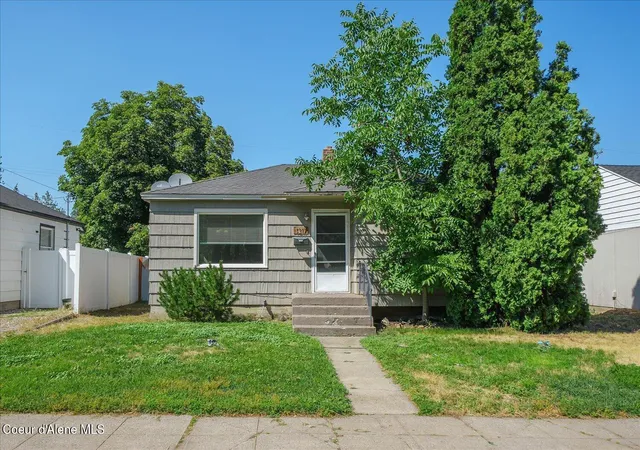 Photo 1 of Sale Pending at 1317 E 33rd Avenue, Spokane, WA 99203 | MLS# 26-7748 | Listing updated on 2026-10-12