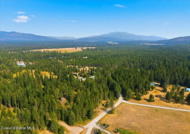 Photo 3 of Manufactured home for sale at 258 Nitty Gritty Ln, Priest River, ID 83856 | MLS# 26-7769 | Listing updated on 2026-07-30
