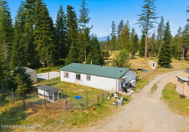 Photo 3 of Manufactured home for sale at 258 Nitty Gritty Ln, Priest River, ID 83856 | MLS# 26-7769 | Listing updated on 2026-10-26