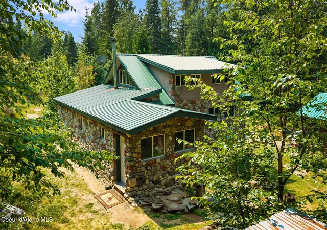 Photo 1 of Single family home for sale at 245 E Wrenco Rd, Sandpoint, ID 83864 | MLS# 26-7697 | Listing updated on 2026-09-16