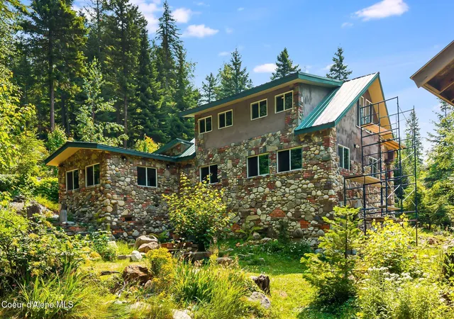 Photo 3 of Single family home for sale at 245 E Wrenco Rd, Sandpoint, ID 83864 | MLS# 26-7697 | Listing updated on 2026-09-16