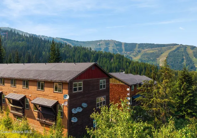 Photo 3 of Condo for sale at 80 Whiplash Cir, Sandpoint, ID 83864 | MLS# 26-8539 | Listing updated on 2026-08-19